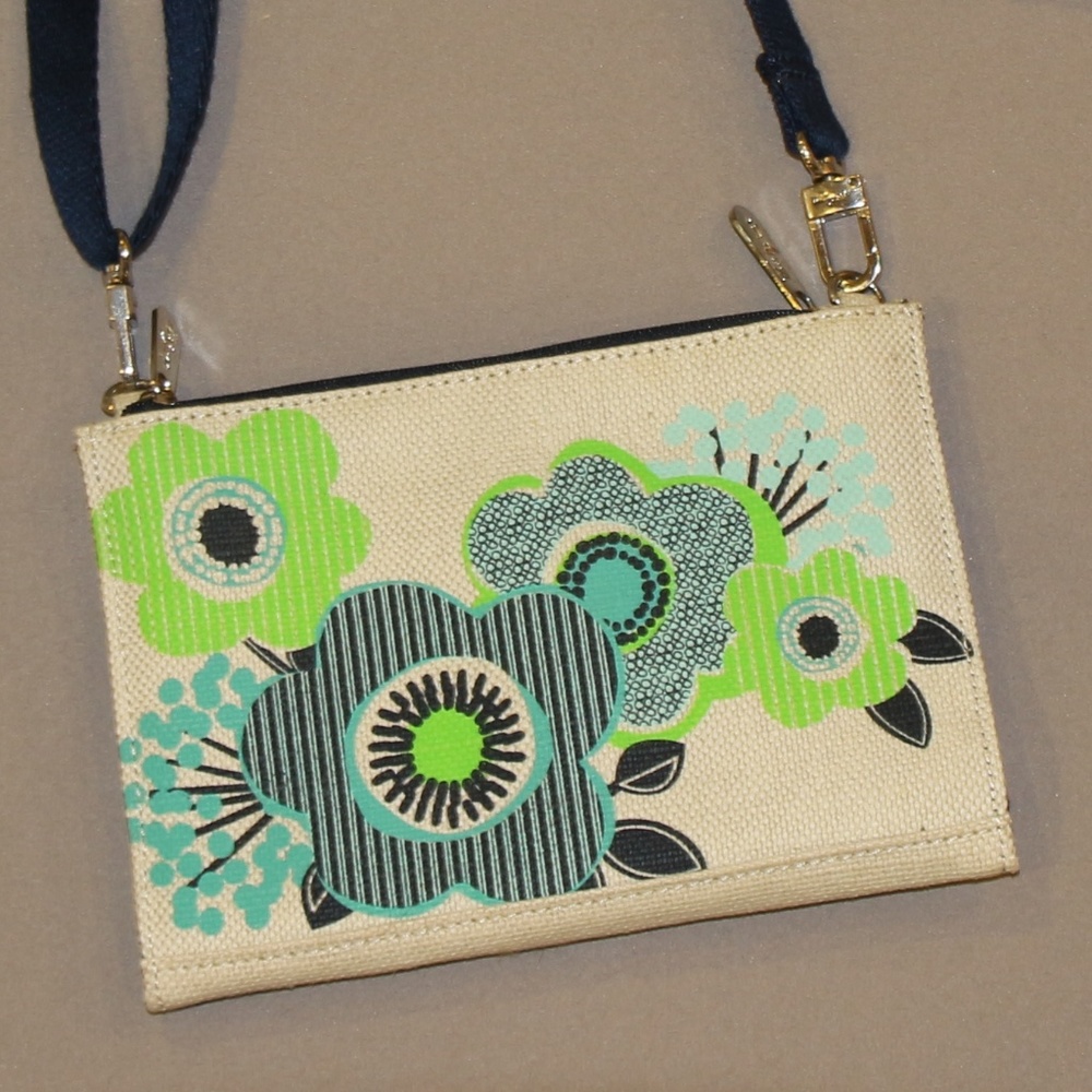 EUC - Thirty-One Cross Town Wallet